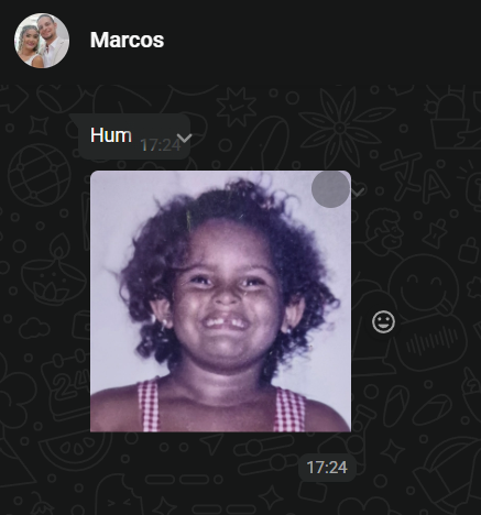 adnnamil's tweet photo. meu pai usando de figurinha fts de quando eu tinha 5 anos kkkkkkkkkkkkkkkkkkkkkkkkk https://t.co/vWW3JMyGAC