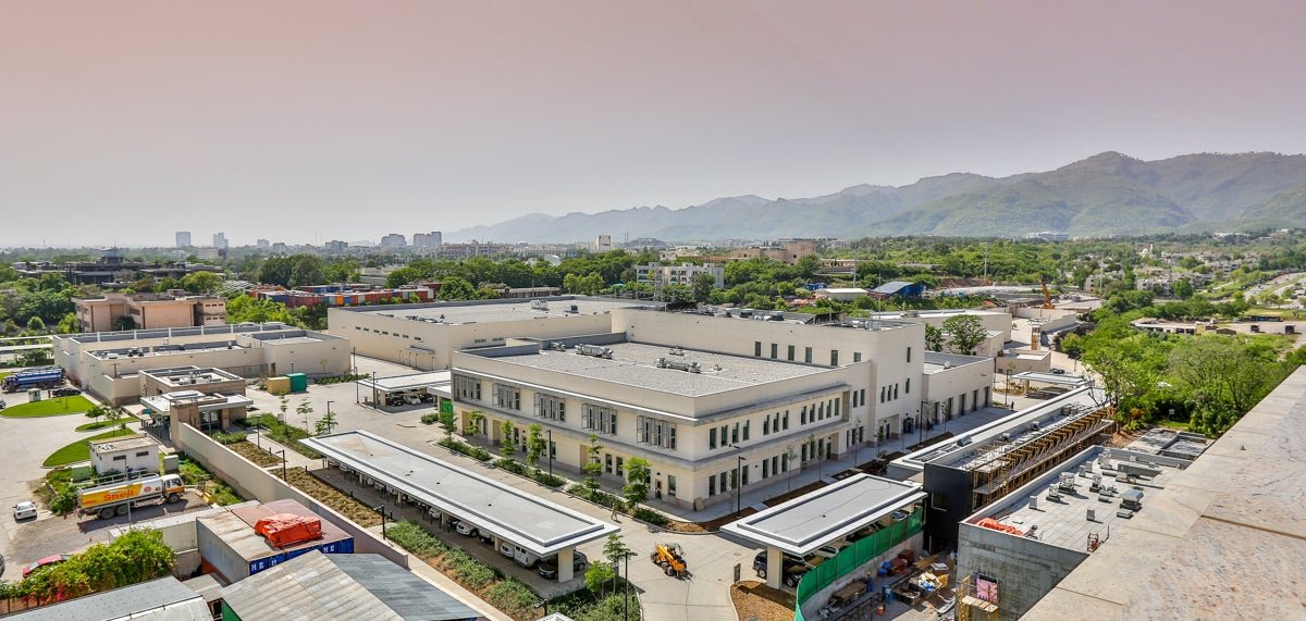 SubhanJaved911's tweet photo. U.S 🇺🇸 embassy in Islamabad is one of the biggest diplomatic missions in the world ...

Spread over 43 acres of prime land in the federal capital of Pakistan 🇵🇰, it serve as the regional hub for south and Central Asia meetings, both for military and economic dealings.

It was built during 2011-18 in two phases at the total cost of 1 billion $ (850M for the main complex and 150M for ancillary). It's even bigger than American embassy in New Delhi

This facility can support 2500 personnel at a time and fully self reliant in terms of basic infrastructure. US Marines are deployed there for security, in tandem with CIA & USAID !

Miss Natalie Baker is serving as chargè ď affaires since jan 2025 as ambassadorship is vacant. She is very popular due to her communication skills and public interaction with soft diplomacy + social media. 

U.S-Pakistan bilateral trade is now crossing 9 billion $ mark as ~6 hundred thousand overseas Pakistanis are living in the land of opportunities.

What do you think, why such a humongous diplomatic mission is necessary in Pakistan due to regional situation & how it will impact 🇺🇸🤝🇵🇰 civil military co-operation ⁉️