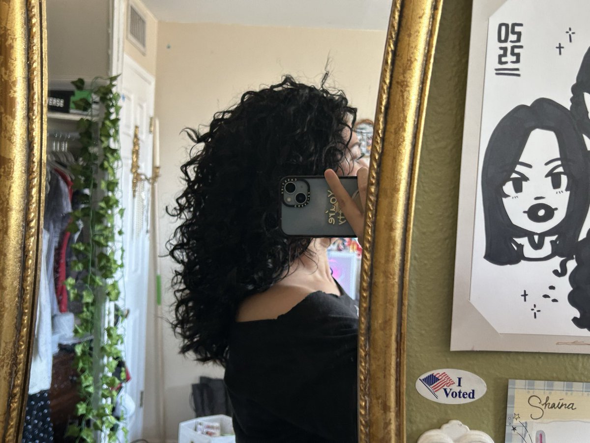 butyoustill's tweet photo. cut my hair but the bottom was just so dead 💔 will get my long hair one day https://t.co/n58HU1628v