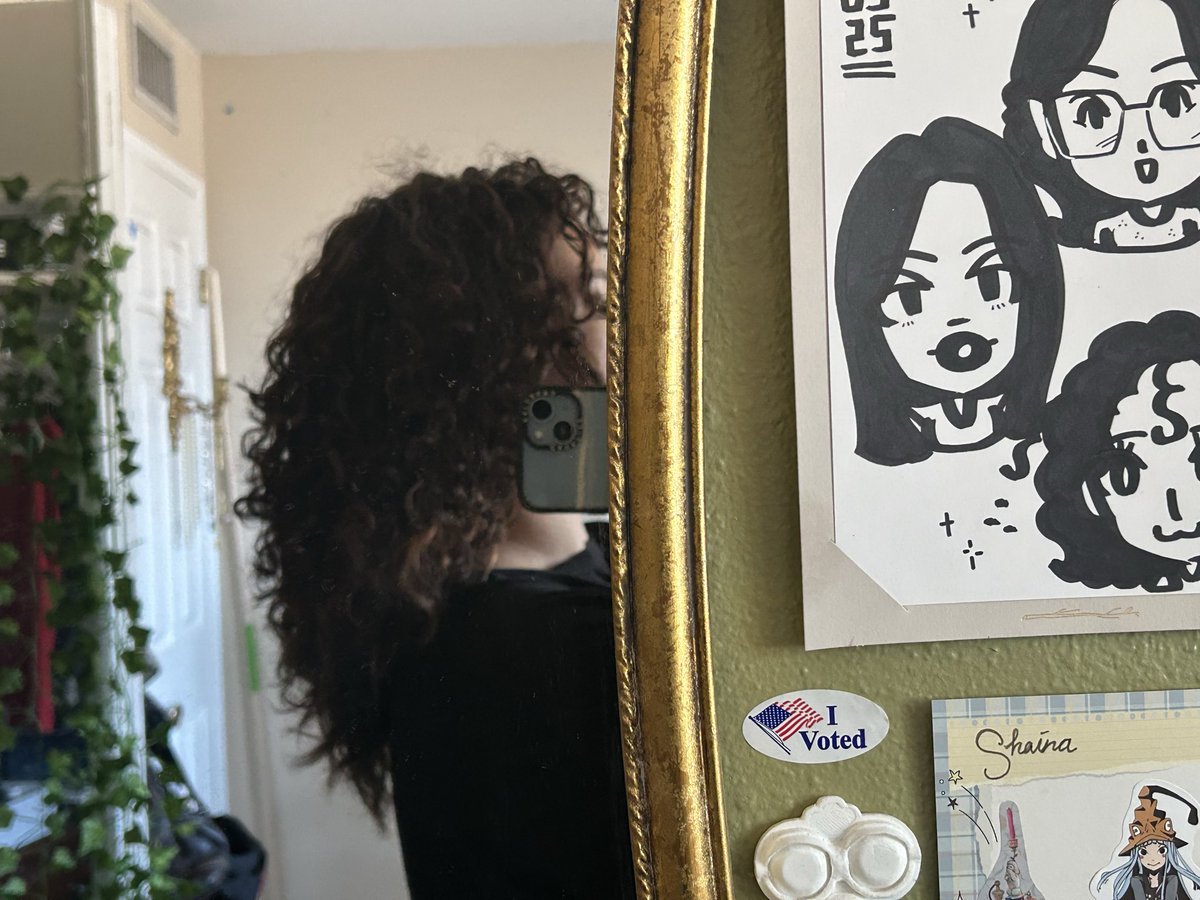 butyoustill's tweet photo. cut my hair but the bottom was just so dead 💔 will get my long hair one day https://t.co/n58HU1628v