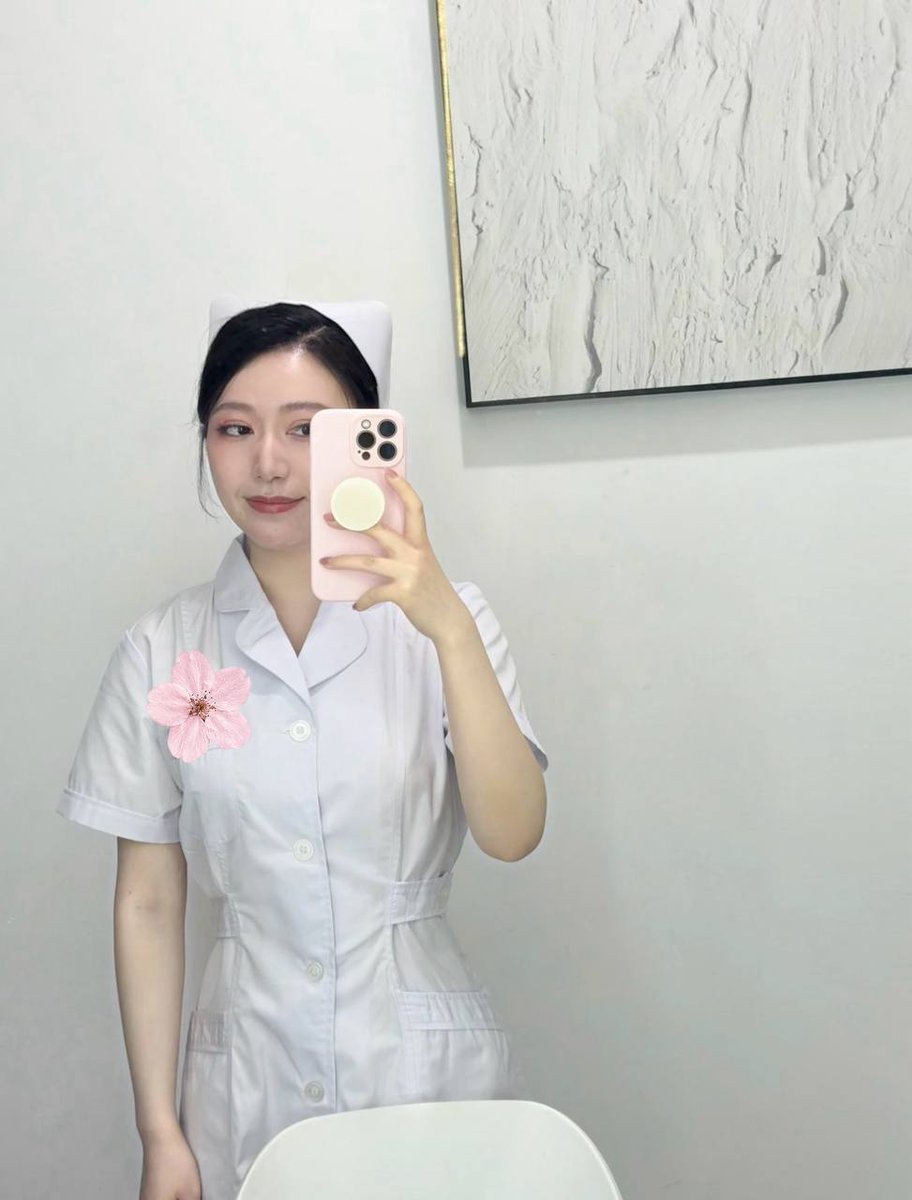 candyjane83's tweet photo. 换上护士服，戴好燕尾帽，又是坚守在岗的一天。 #天津 https://t.co/o323OB2FSf