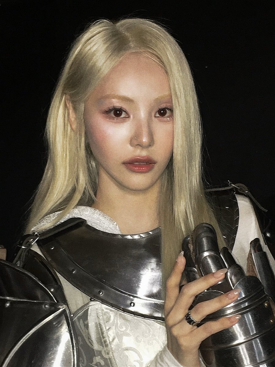JSL00KS's tweet photo. FACE CARD https://t.co/Ujs8E0Apz9