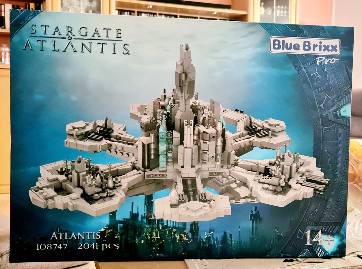 Irena_SG's tweet photo. After @AmazonMGMStudio and @PrimeVideo put a dampener on my birthday, I got a wonderful belated birthday present from my children today: the Stargate Atlantis set by BlueBrixx, finally available. 💙
#SaveStargate https://t.co/Qz2BwpJJdB