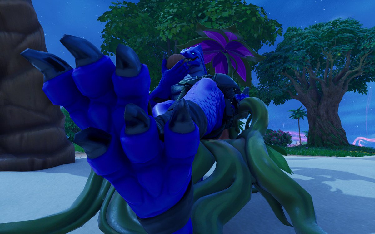 HybridSimp's tweet photo. Loungin' around

#hybrid #fortnite https://t.co/JZpoCwI77K