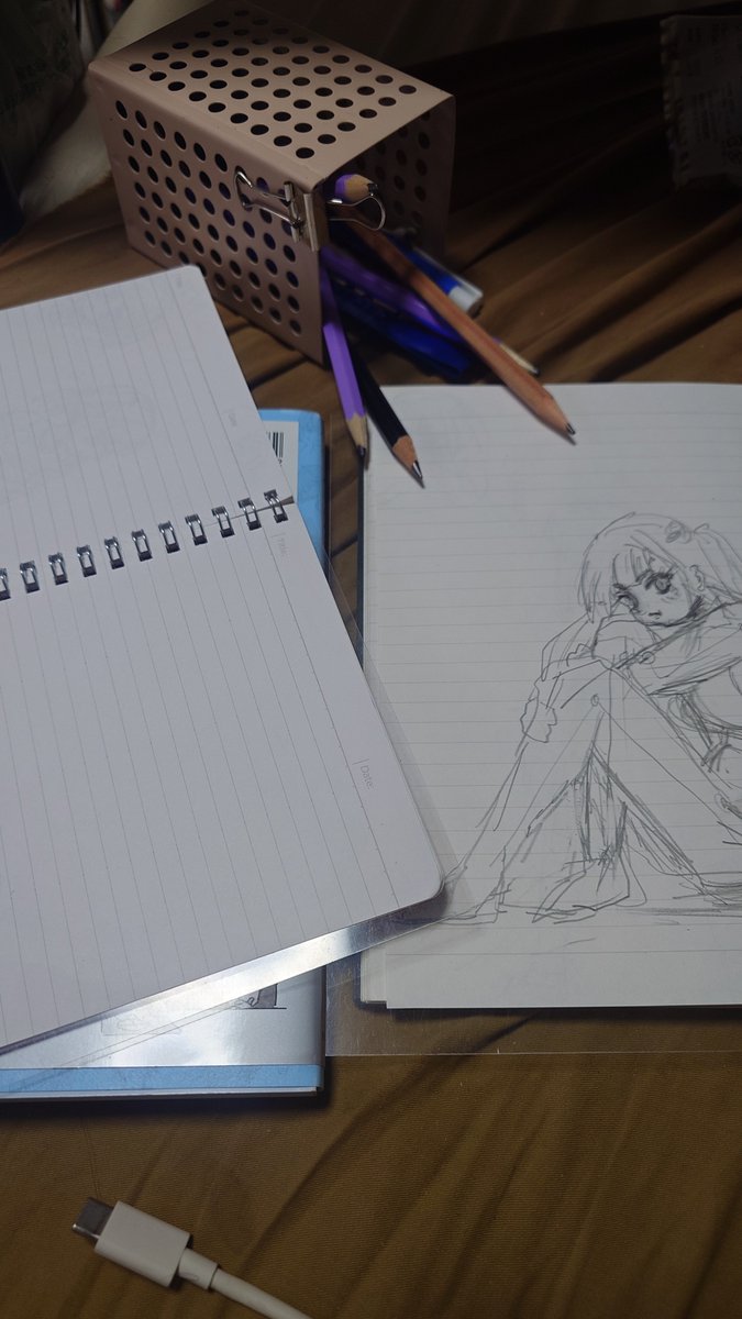non_binary2025's tweet photo. 次の絵の案を描くもそのまま寝てしまった。
今日もおしごとです！ https://t.co/xRW8uYmjFQ