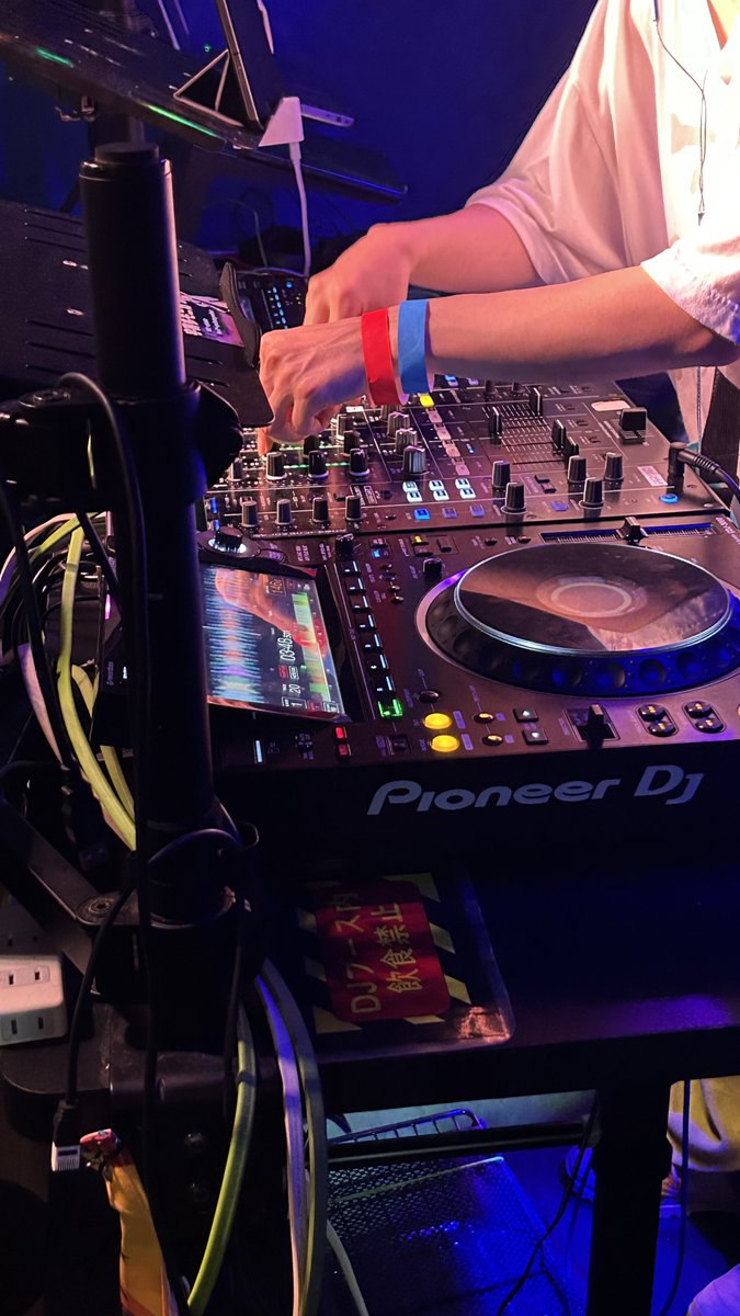 falcon_fps's tweet photo. #あわこわ リアルポピ横DJイベントありがとうございました！
フレンドさん達に出会えて楽しかったッス
現場でDJやってみたい… https://t.co/DrvdFZ9rUG