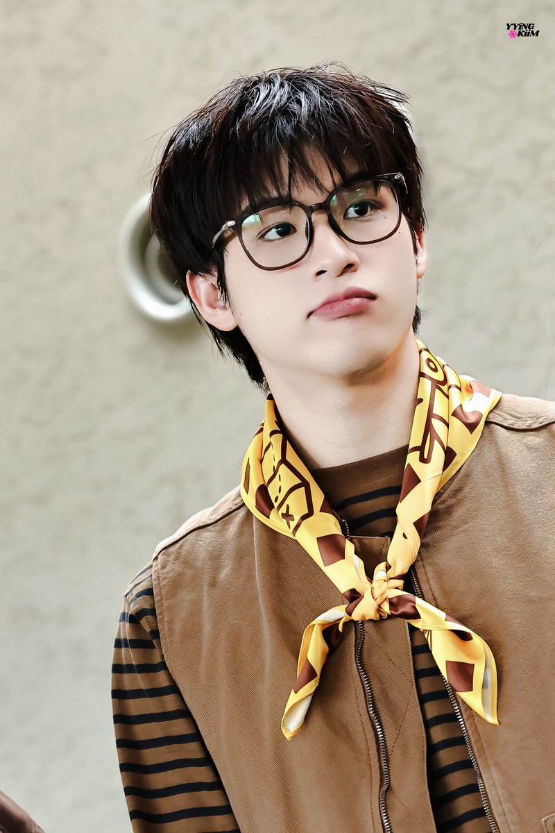 silver92junior's tweet photo. @skywongraveee But you still looks like a baby though 💕 
#skywongravee https://t.co/sok9XpFIdQ