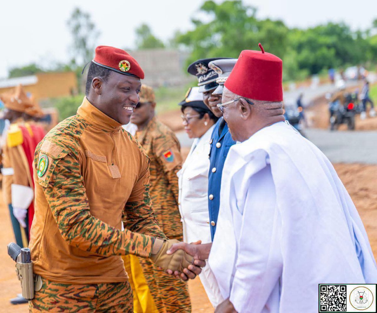 UBA39285039's tweet photo. More DAM'S more water 💧 🙌 
Captain Ibrahim traore 
Given Burkina Faso 🇧🇫 farmers
 more access to water... https://t.co/SJWKlGmMv8