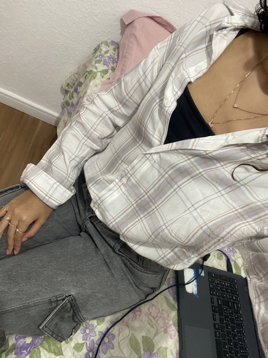 thvvmi's tweet photo. qm amou o meu lookinho? https://t.co/9H7uDppAAG