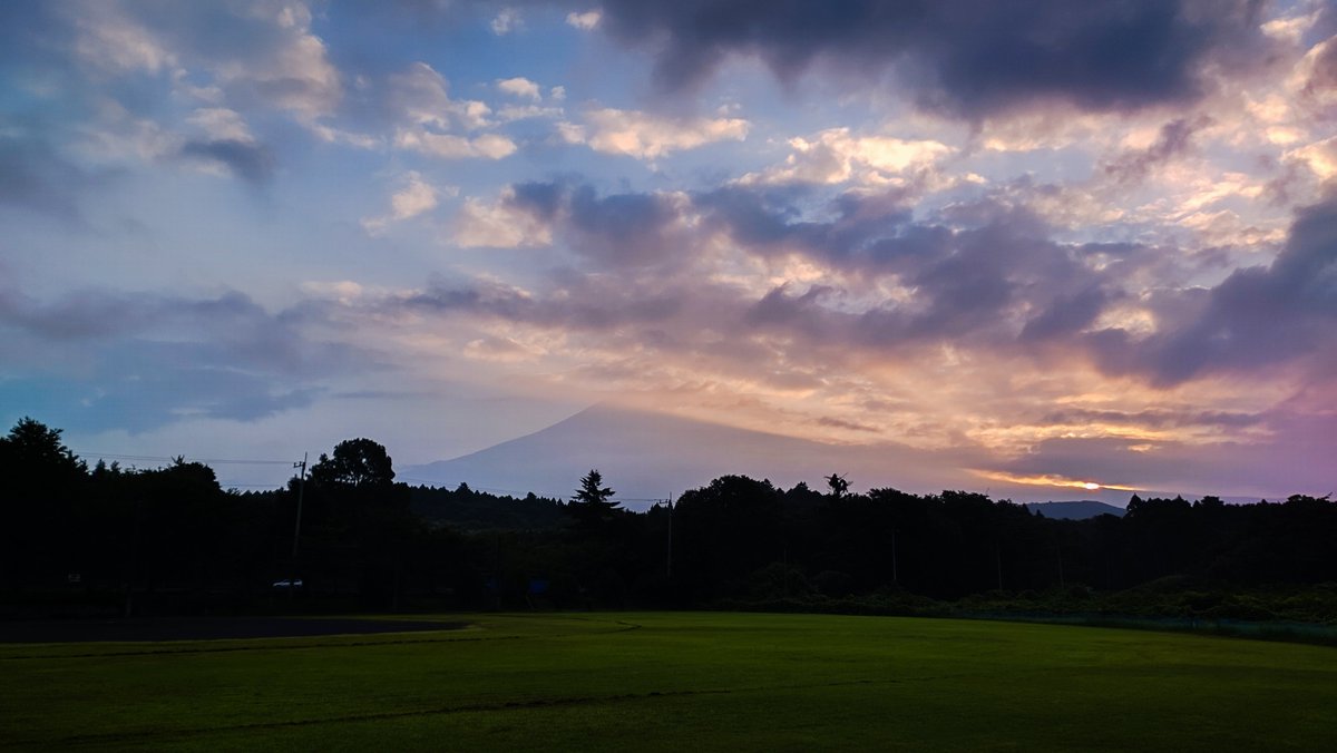 Ide0107's tweet photo. 今朝の富士山
   7月26日(日)
#富士山 https://t.co/GVuuZkpTFB