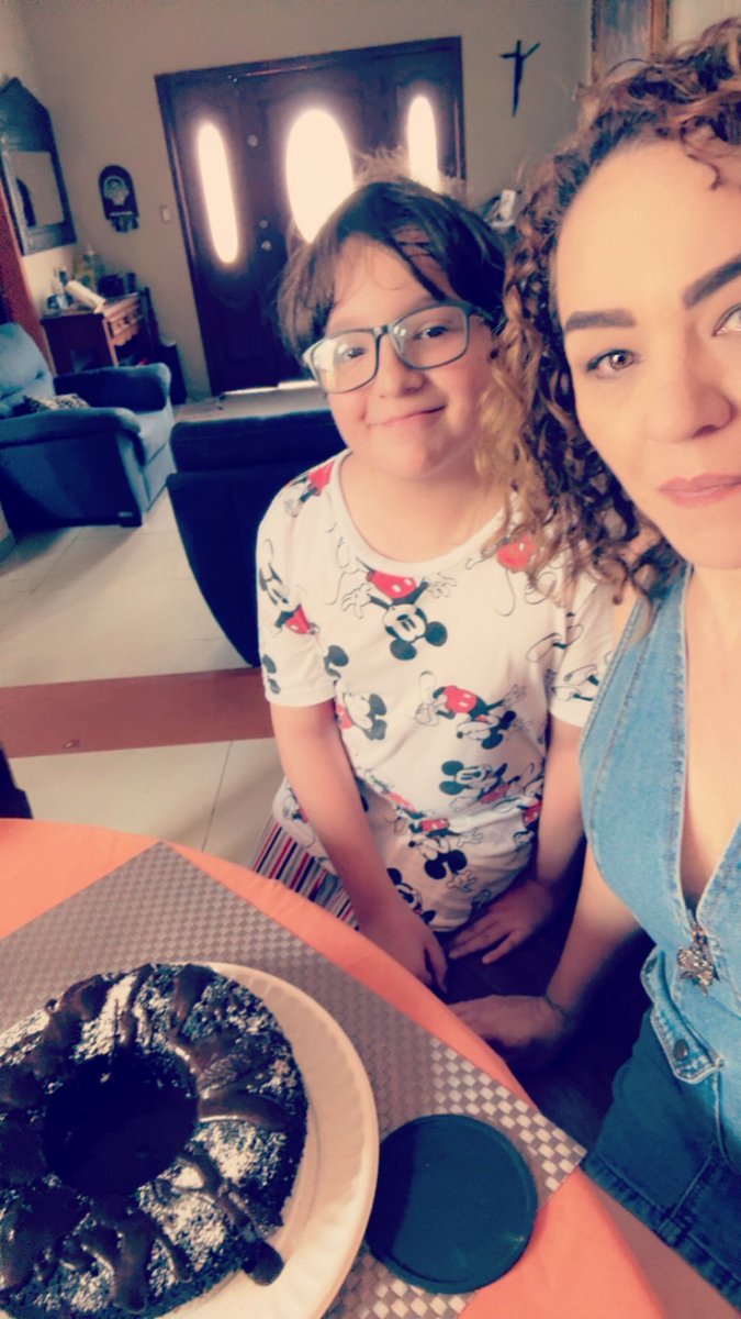 anyfroggie's tweet photo. Le cumplí el gusto de una rosca de chocolate oreo…. 🫶🏻🫶🏻🫶🏻 https://t.co/Gqro5zI5gV
