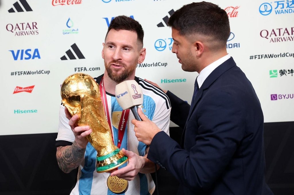 toorreexx__'s tweet photo. Gastón Edul ha tocado la Copa del Mundo más veces que Cristiano Ronaldo. https://t.co/V01K1SGulp