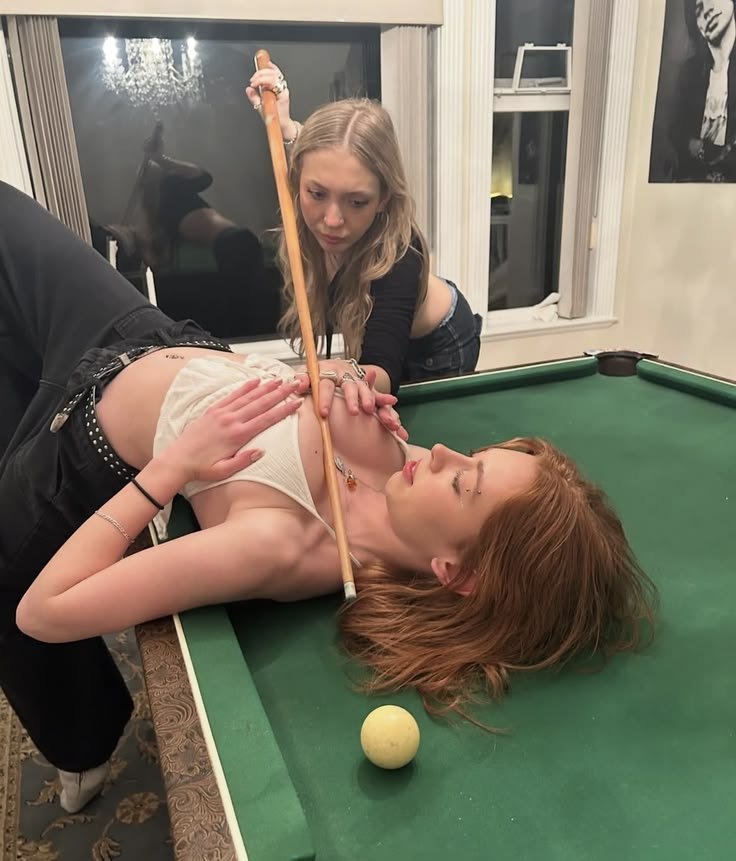 raiyo_21's tweet photo. Harley and ivy playing pool https://t.co/iqpvMg05A4