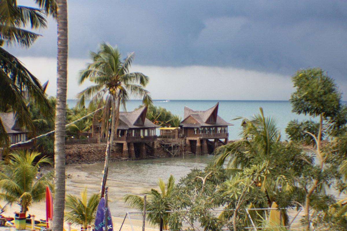 tamarindoneil's tweet photo. Old photos from a trip to Batam Indonesia. We took the ferry over from Malaysia. Batam View beach resort. 
Nice golf resort next door. 
https://t.co/9vgjtwcTKV
#asiatravel #affiliatemarketing #indonesia https://t.co/fOlcYsbwZi
