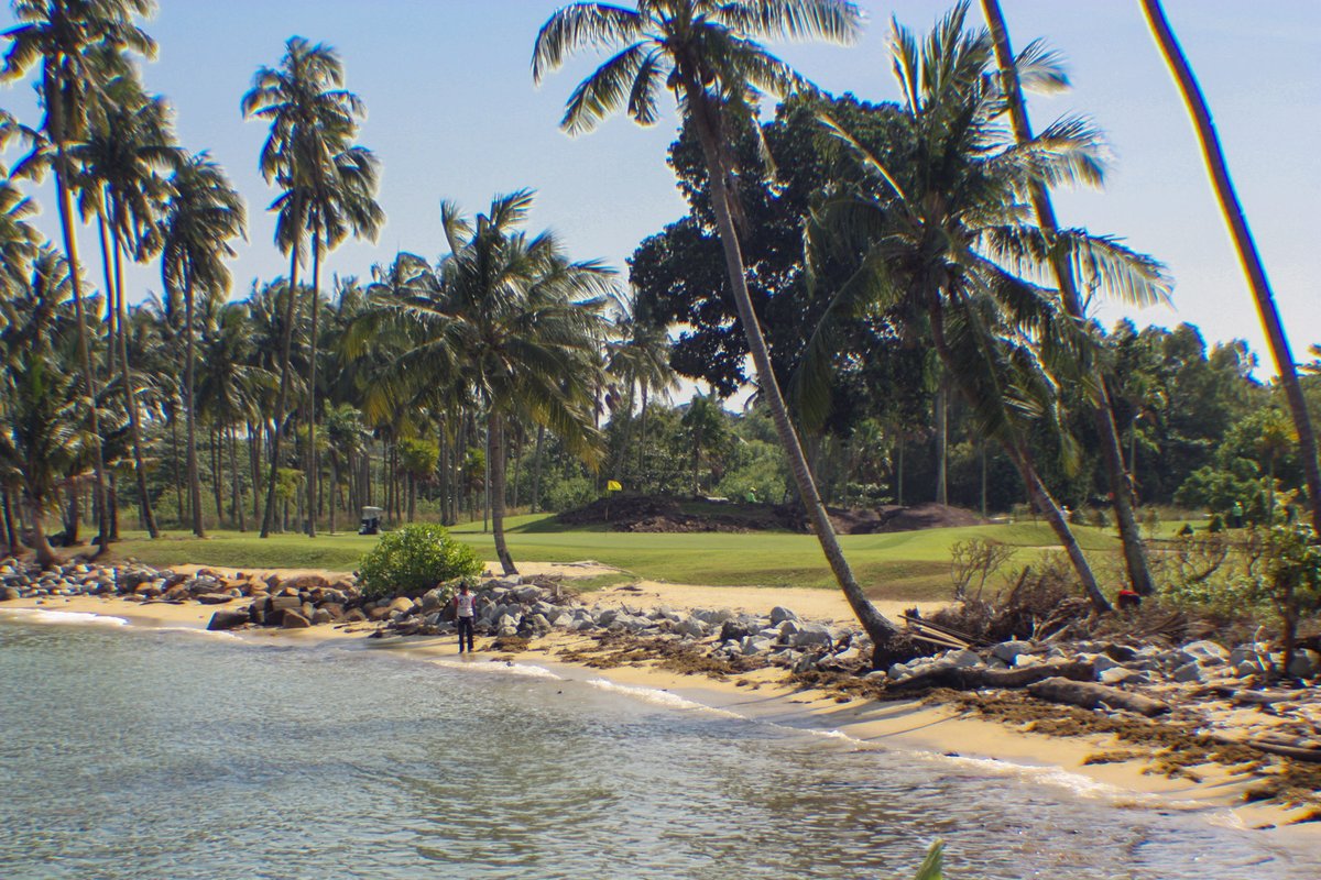 tamarindoneil's tweet photo. Old photos from a trip to Batam Indonesia. We took the ferry over from Malaysia. Batam View beach resort. 
Nice golf resort next door. 
https://t.co/9vgjtwcTKV
#asiatravel #affiliatemarketing #indonesia https://t.co/fOlcYsbwZi