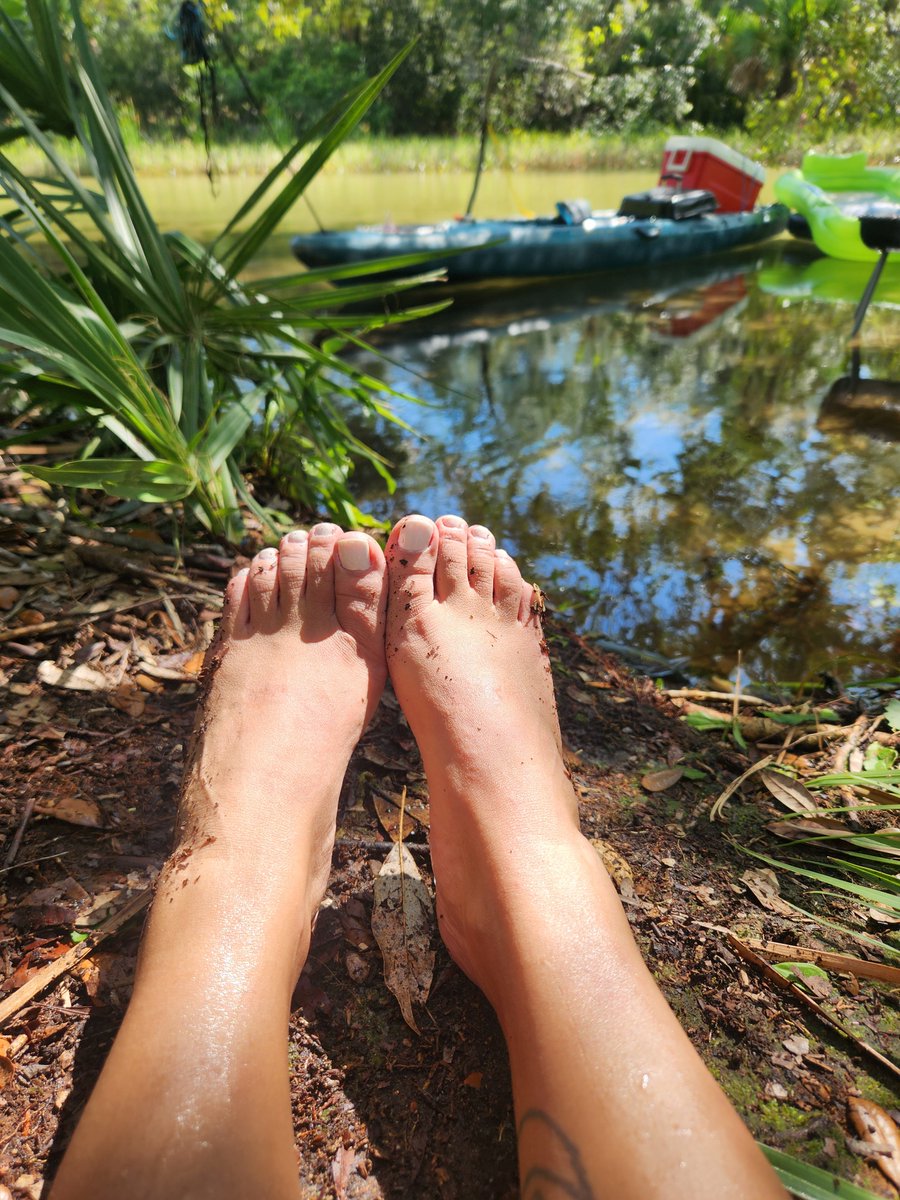 SecretVPrincess's tweet photo. Still Princess feet💖
What would you do to my feet😘
Findom Sub Whalesub Feetfetish Feetcontent footlover #feetfetısh #findom #piggy #puppy #drain #2dfd #Princess #foot #feetlover #finsub https://t.co/HZOUxogMYg