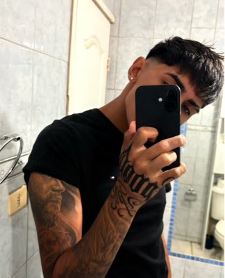 Rgloock23's tweet photo. #NuevaFotoDePerfil https://t.co/2HNh6DrxAg