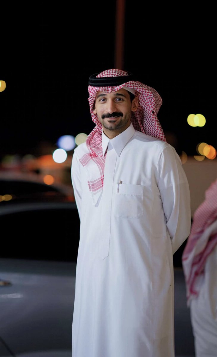 Erv0il's tweet photo. "أنا الأتمّ إدراك والأغرب أطوار
و أنا اللي أعطي كل الأشياء قيمة

إذا انتصرت أصير للنصر تذكار
و إذا انهزمت أرفع مقام الهزيمة

اما أخذ التقدير مثل أخذة الثّار
ولا أتوفّى ما شكيت الظليمة" https://t.co/ujGRyhA5Jn