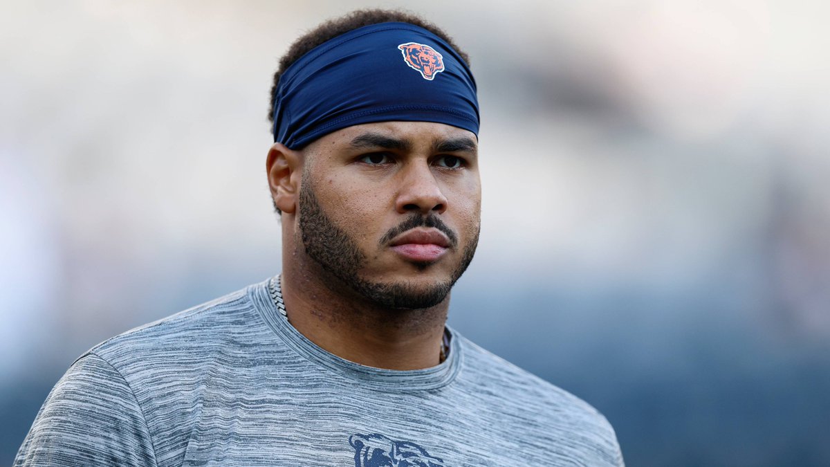 AroundTheNFL's tweet photo. Bears place LB T.J. Edwards on non-football injury list

https://t.co/iTnzREZOOx https://t.co/uNE97Voesz