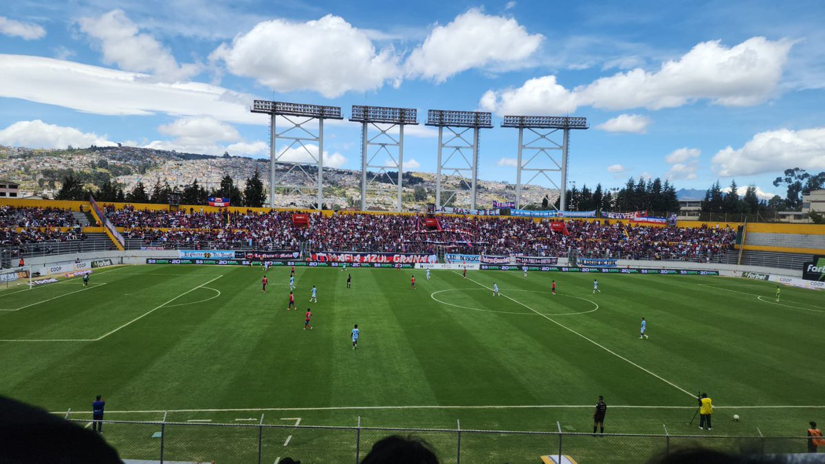 kev_and96's tweet photo. Hoy el Deportivo Quito jugó una final ante aprox 6,5 K personas. Semanas atrás no iban ni 1000 al estadio.

Pero luego toca leer ridiculeces como "el fútbol nacional necesita al D.Q"

Nunca fueron fieles ni populares. Repetir una mentira mil veces no la convierte en verdad. 

🗣️ https://t.co/CVIK23sXi9