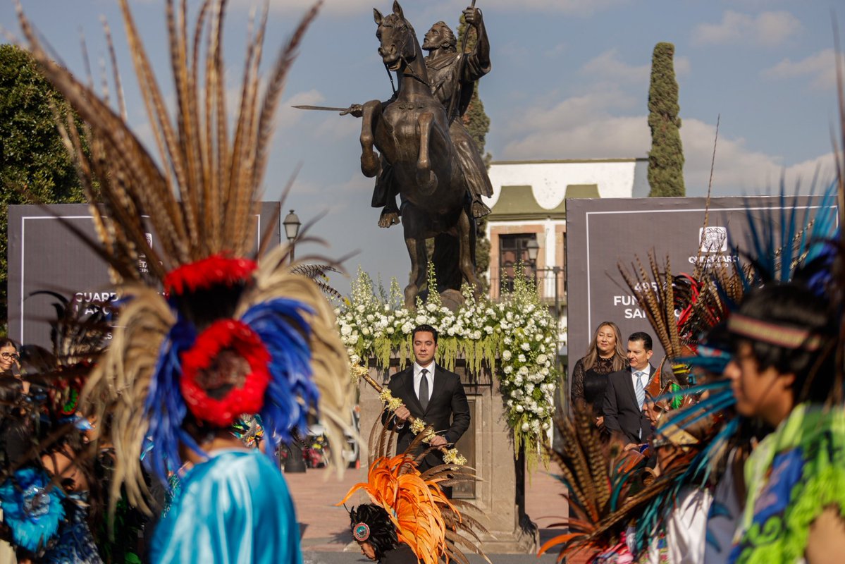 FeliFerMacias's tweet photo. Hace 495 años comenzó la historia de una ciudad que, desde sus orígenes, ha sido punto de encuentro, diálogo y construcción de un mejor futuro.

Hoy celebramos con orgullo nuestra historia, pero también renovamos el compromiso de seguir construyendo un Querétaro con más oportunidades, paz y calidad de vida para todas las familias.

¡Feliz aniversario, Querétaro!

#QuerétaroConFuturo