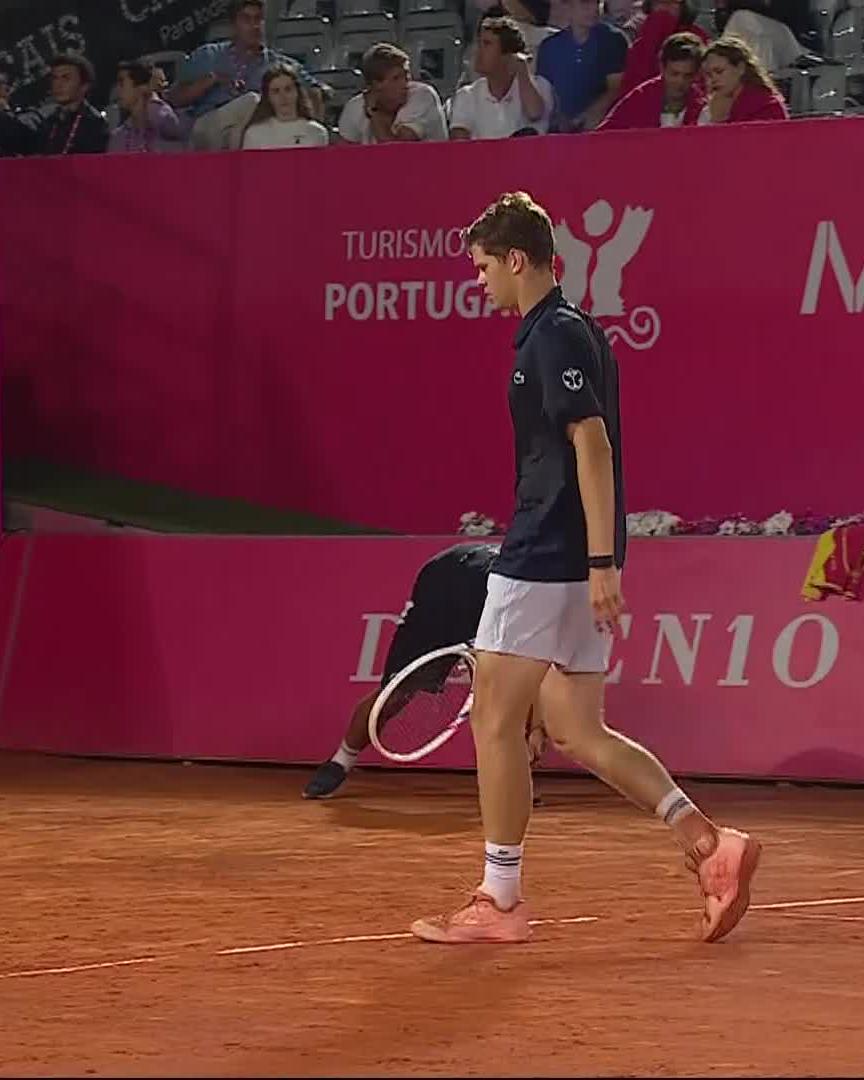 What a fake ????

Blockx with a smart shot to kick off the second set tiebreak!

#EstorilOpen https: