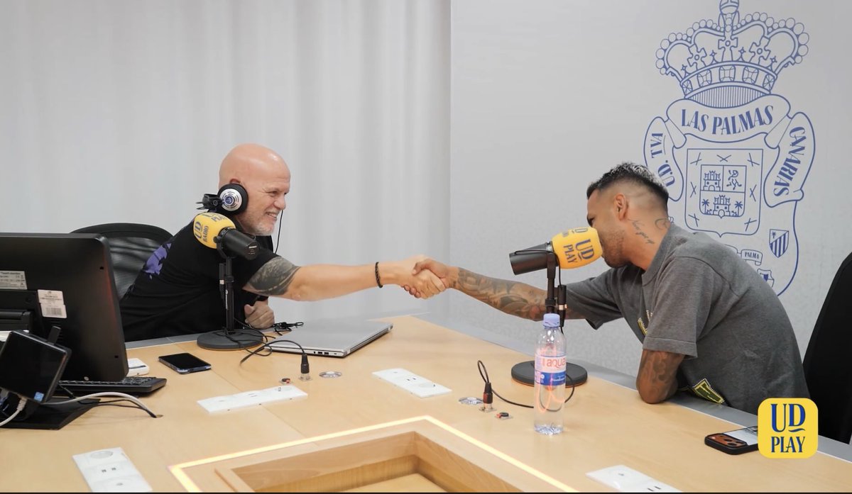 TinoTelde's tweet photo. Familia si no la han visto no se la pierdan 🙏
La entrevista más personal y entrañable a nuestra leyenda @VieraJonathan 💙💛
Gracias a @RuymanAlmeidaP por dejarnos esta joya #PlayUD ‼️
Spoiler “se van a emocionar “ 🥹🥹
@PresidenteUDLP @UDLP_Cantera @UDLP_Oficial
#actitUD https://t.co/2p5QlPcN0j