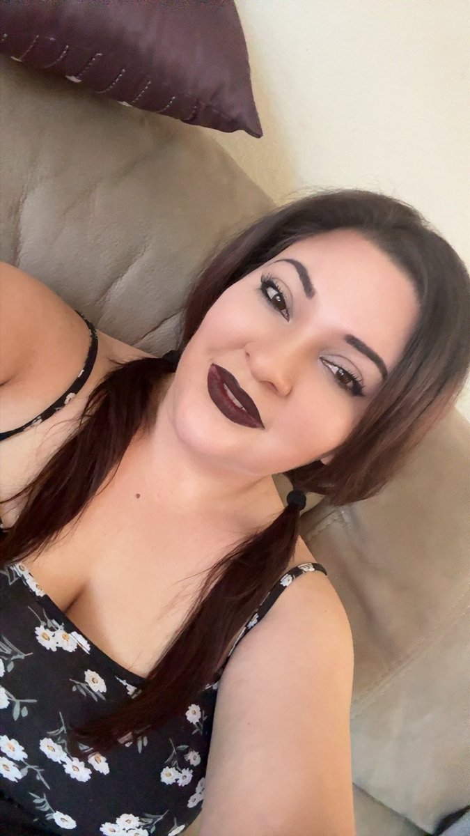 AmberRayne777's tweet photo. Gorgeous day but it is 🥵… perfect day to just stay in side 😘. Who wants to play with me? 🍑 💦 https://t.co/T1VbUbQgna