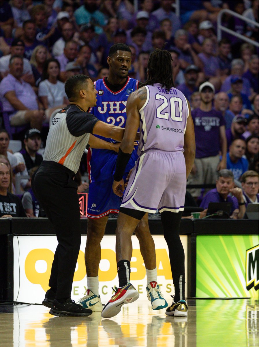 thetournament's tweet photo. Best part of TBT is fans saying “no one cares about TBT” when their team loses but trash talking their rival when they win🤣

🗣️COLLEGE RIVALRIES ARE THE BEST! https://t.co/3OqefjW0MR