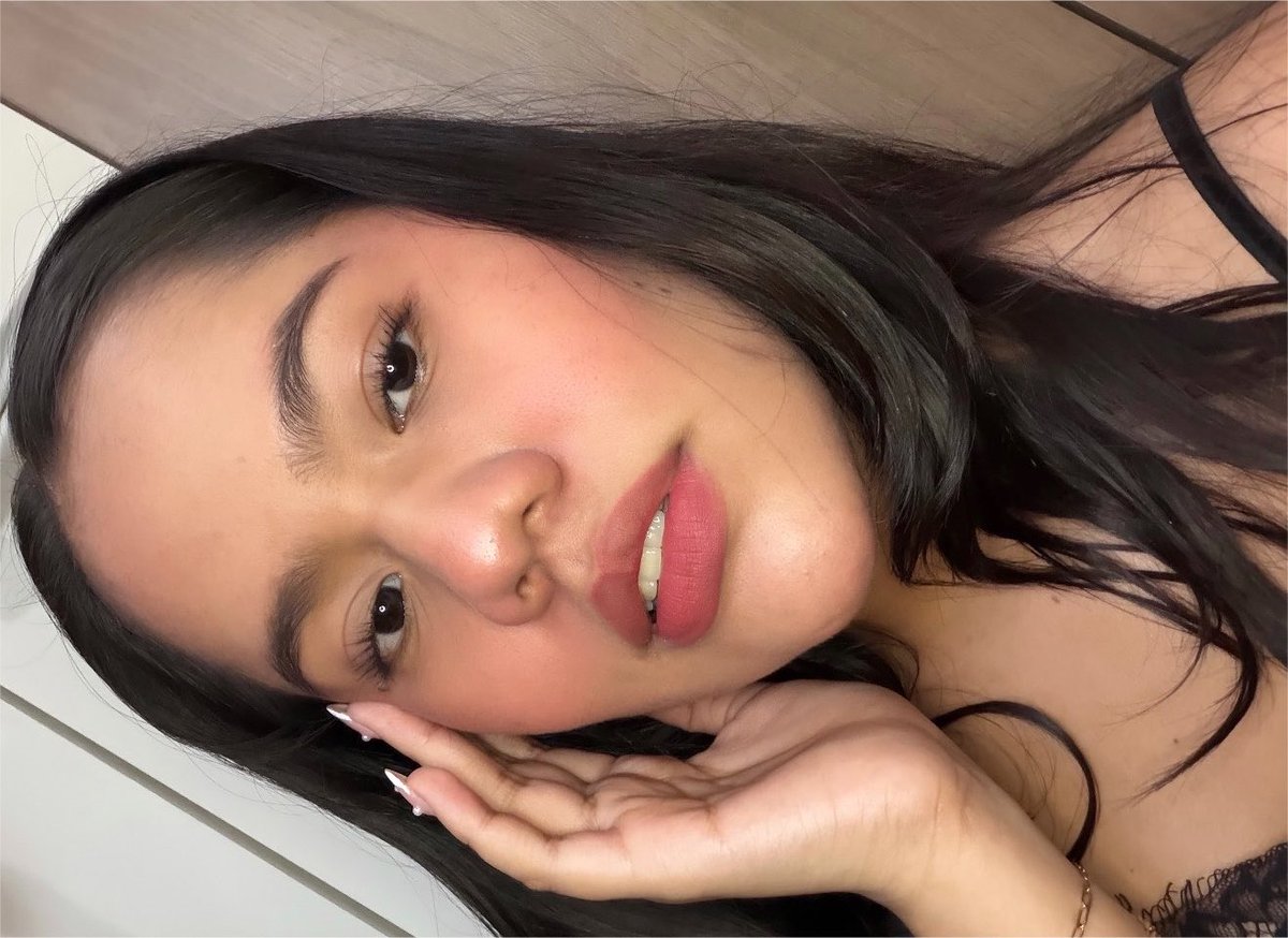 kospopstar's tweet photo. kospopstar face reveal 💋🪭 https://t.co/Nonx7JIAQ9