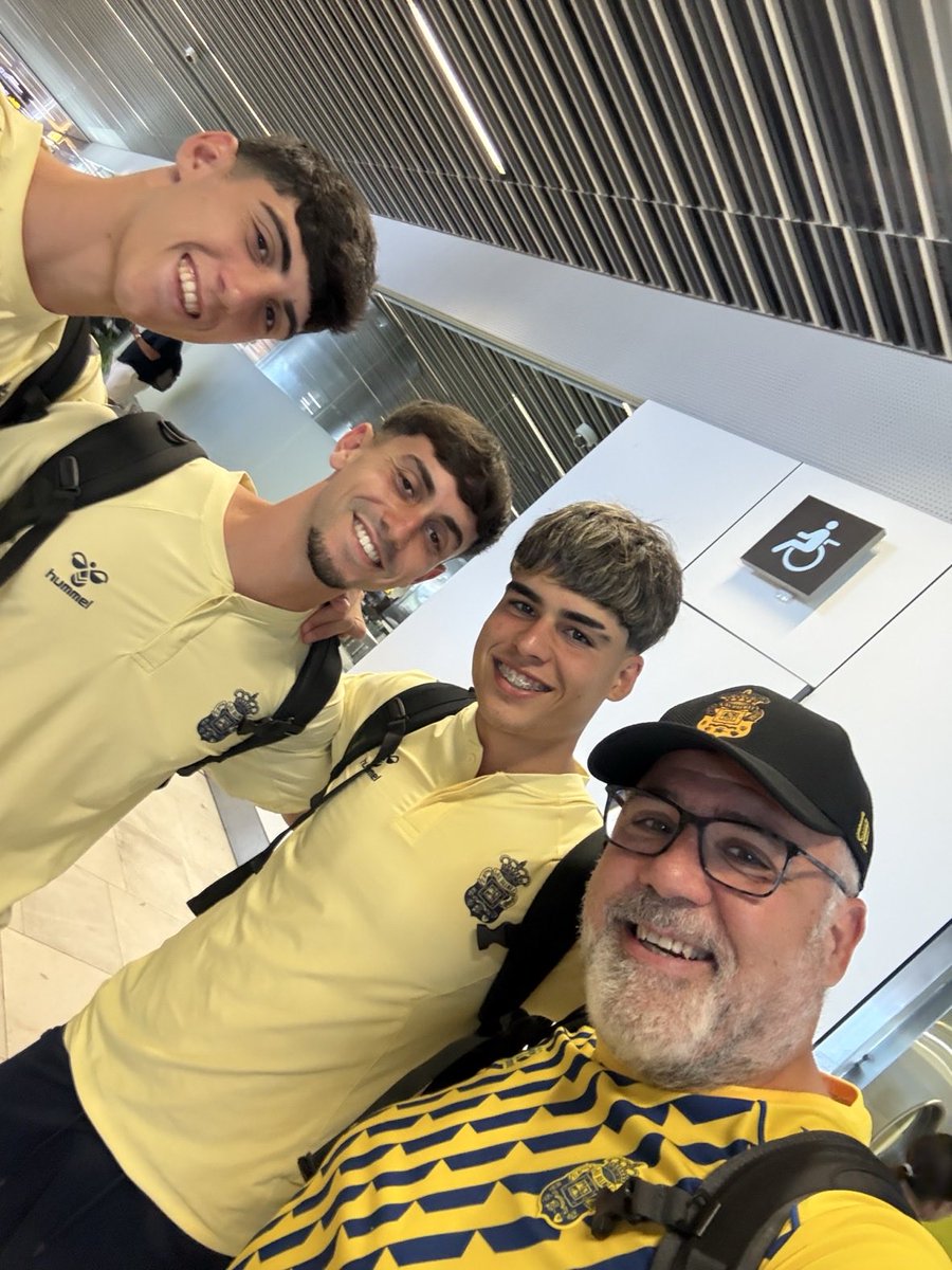 TinoTelde's tweet photo. Con la CANTERA SIEMPRE nos fue bien @PresidenteUDLP 

Es el momento de @UDLP_Cantera 

La van a romper @UDLP_Oficial 

MUY ILUSIONADO familia 💙💛

@LaLiga2 #20262027 #pretemporadaUD https://t.co/1KLp7FF5xB