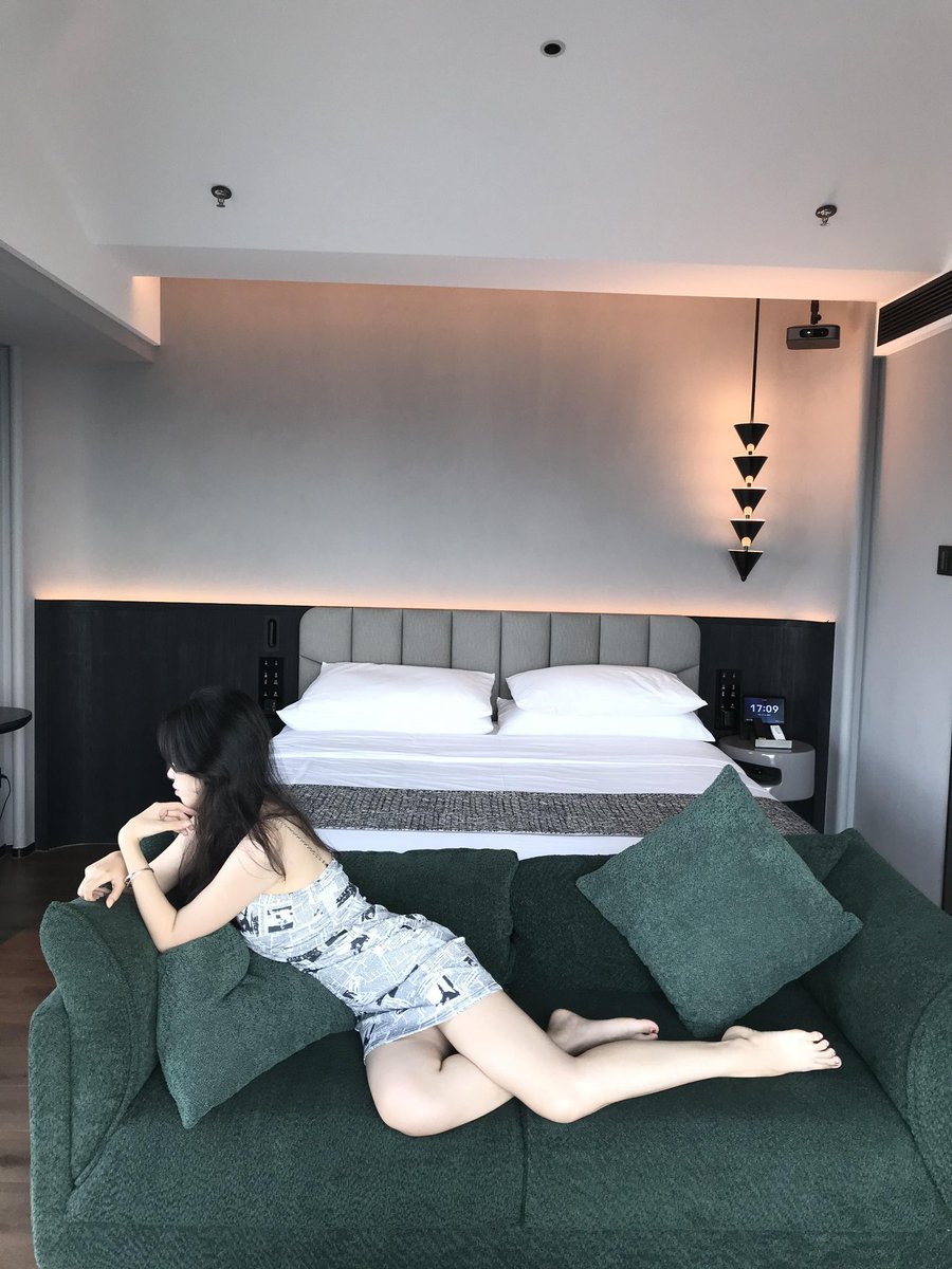 roberta75tb1's tweet photo. 第一次玩x不知道发什么  😇

开脱！！！！！

上供！！   ！

刚拍的新鲜出炉的照片  视频！！！📷😘 😘 https://t.co/IZZccrASEi