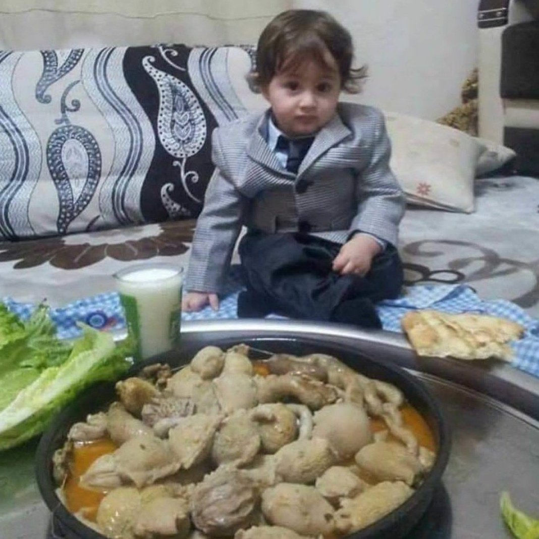 mavzerbaba21's tweet photo. hey grok bu çocugun önüne rossini biftek koy ayranı da bordeaux blend şarapla degiştir bide genel af çıkar ağam https://t.co/Z8Gy4GWmfE