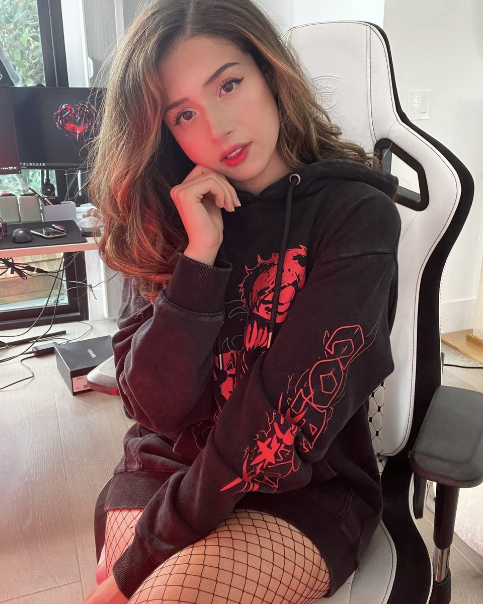 PokiMediaX's tweet photo. π red & black Poki vibes π
#Pokimane #PokiFans https://t.co/21HJSr004Q