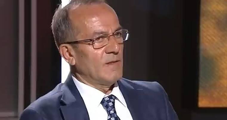 ___Cavus__Esra_'s tweet photo. Şaban Sevinç:

"Camilerde toplanan şu bağış paralarına da bir baksalar"..

Cami duvarına sürtünme çabası diye anladım.. https://t.co/C53jz4bv50
