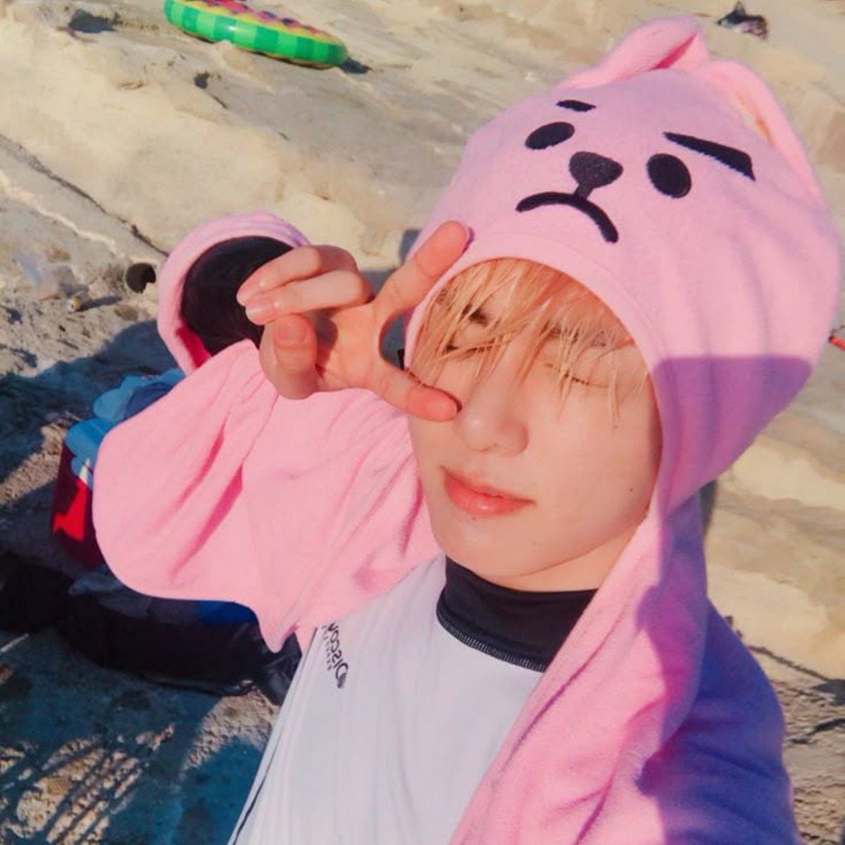 oclokm's tweet photo. jady oclokm e rafaella goobeat nos primórdios de 2019/2022 quando esses icons eram as nossas marcas registradas nesse armytwt https://t.co/y26WnxGKmC
