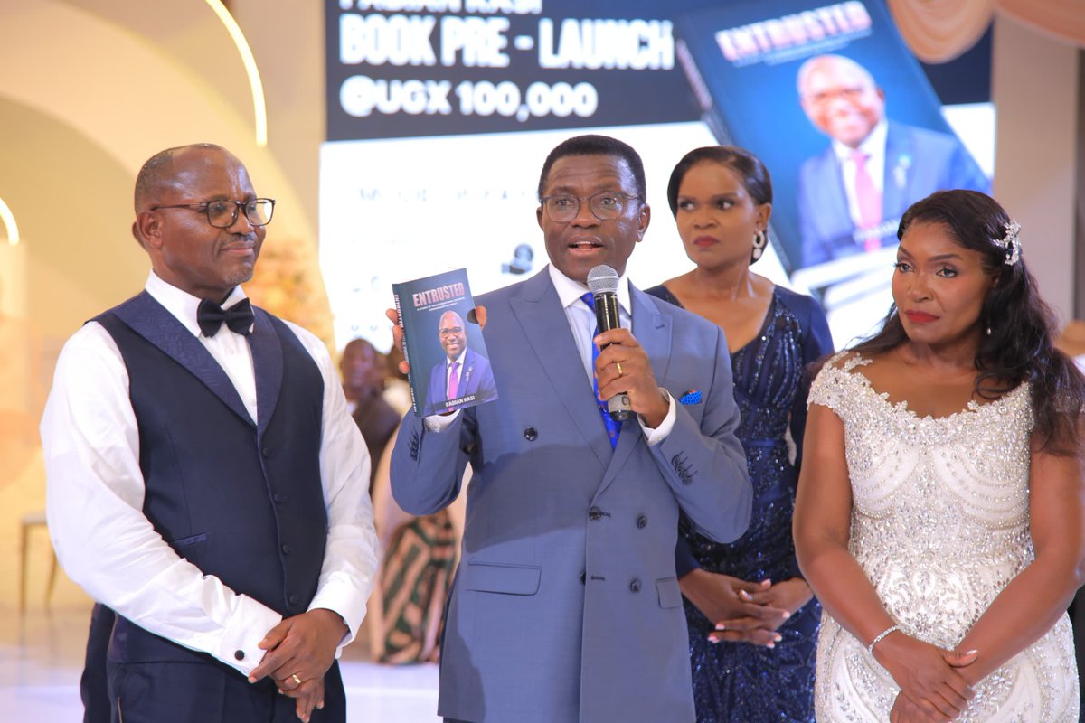 cpmayiga's tweet photo. Omuk. Fabian Kasi ne mukyala we Rita Kasi bajaguza emyaka 25 mu bufumbo, tubayozaayoza nnyo okutuuka ku kkula lino.

Abajaguza nga bongera okukuumagana, basaana okweyubula, bye bayiseemu mu myaka 25 nga bibakooya babireke, banyweze ebibasanyusa. Olw'okuba banywedde mu bufumbo, ate twesunga okwongera okulaba obuweereza bwabwe obulungi eri Obwakabaka ne Uganda okutwaliza awamu.

Mu kujaguza kwabwe, ntongozza n'ekitabo ekyawandiikiddwa Omuk. Kasi kye yatuuma 'Entrusted', yawandiise kw'ebyo by'ayiseemu, obukugu bwe, obukulembeze n'ebirala, okugabanako amagezi n'abalala.