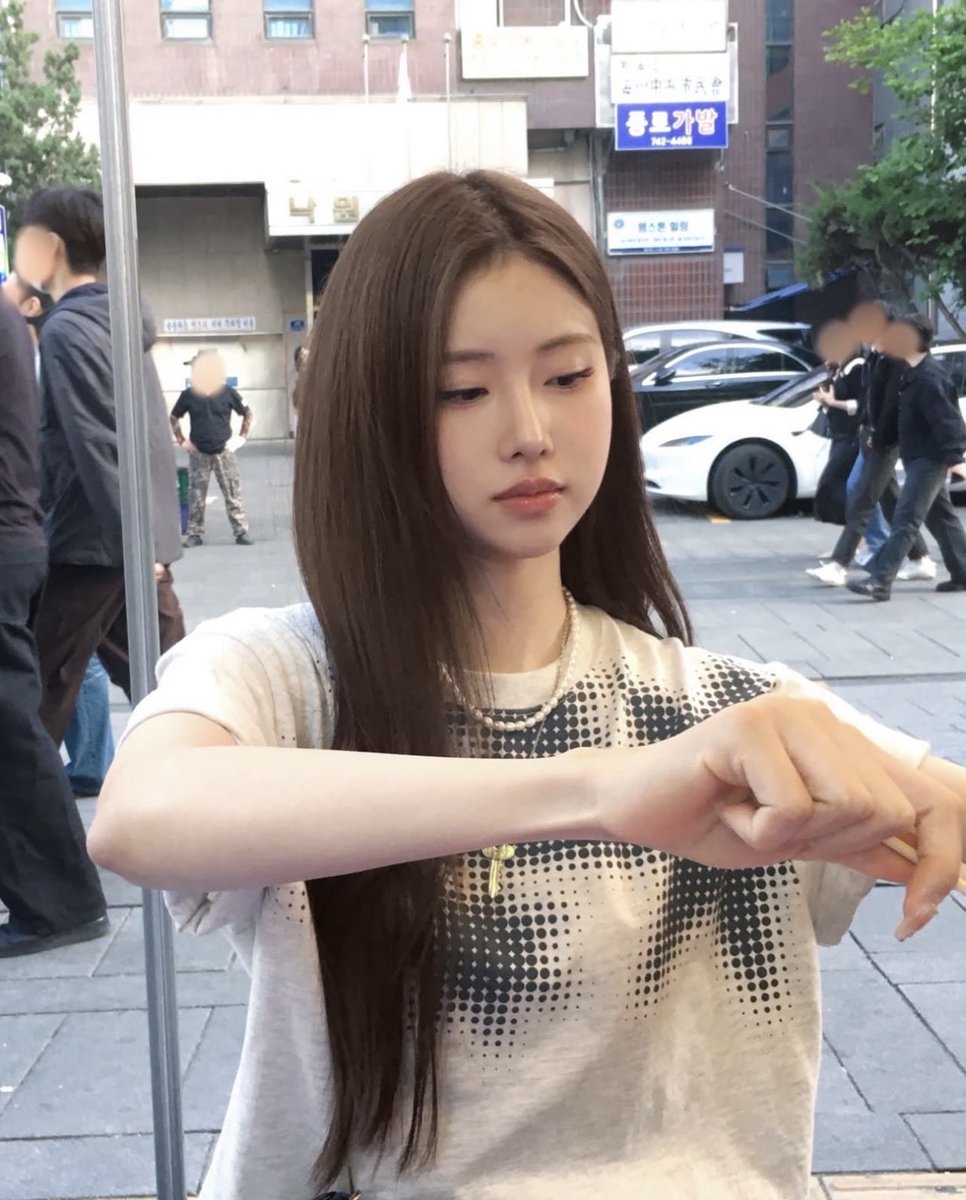 SONJIWOOGLOBAL's tweet photo. [📸] New Pictures of Jiwoos new Hairstyle 

#JIWOO #지우  #SONJIWOO #손지우 https://t.co/bbY0v35Bih