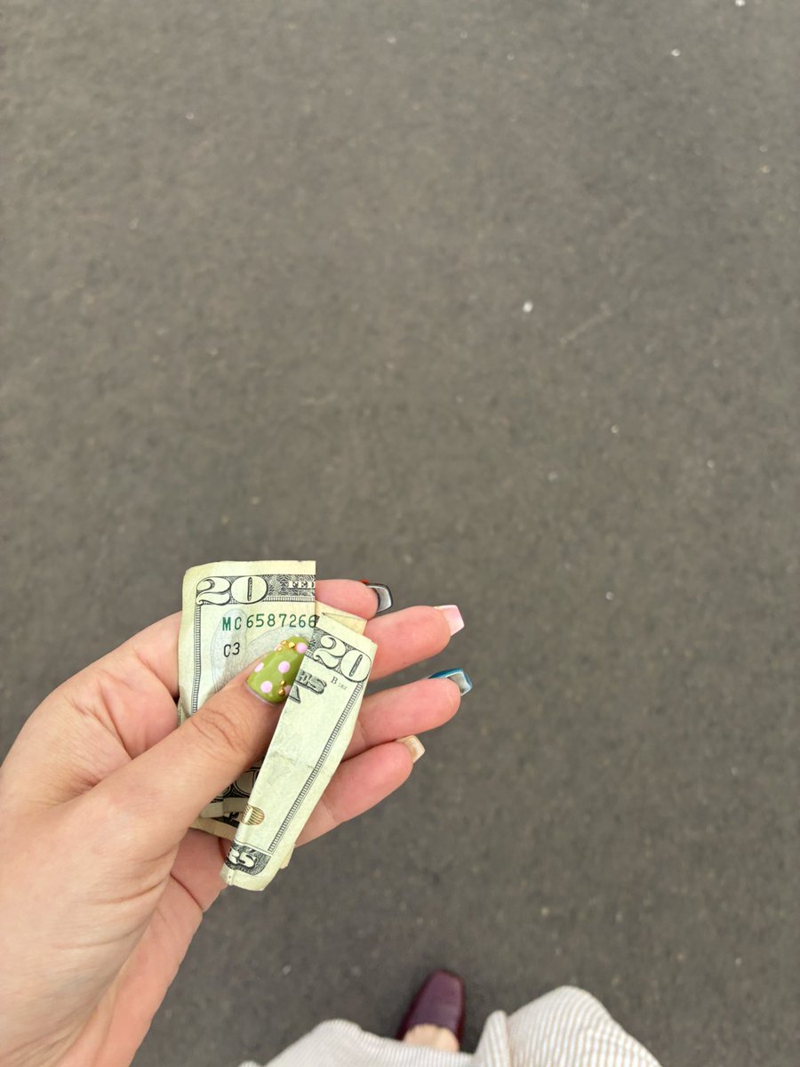 painacotta's tweet photo. found $20 on the ground earlier this week…this translation was $20…fate… https://t.co/DTilifLzT4