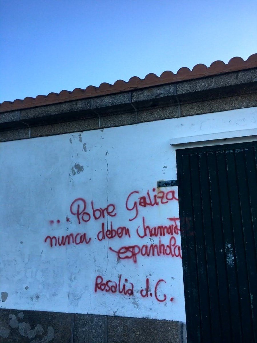 NolasCid's tweet photo. Cando alguén se acorda de ti o #25dexullo é porque te que quere ben! 
Feliz #DíaNacionalDeGalicia 
Para toda a xentiña linda que queda por aquí coa que comparto o sentimento de amor pola fala e a terra nosa 💜

Galicia somos nós:

a xente e máis a fala
Manuel María https://t.co/oeUQXjoSIX