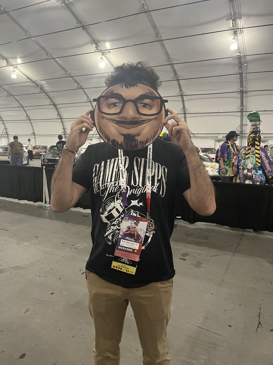 rayofsun0915's tweet photo. COME FIND @RayNarvaezJr AT OFFKAI!! WILL BE WALKING THE FLOOR UNTIL HIS MEET AND GREET AT 5PM PDT! 💛 https://t.co/X4ugjityAi