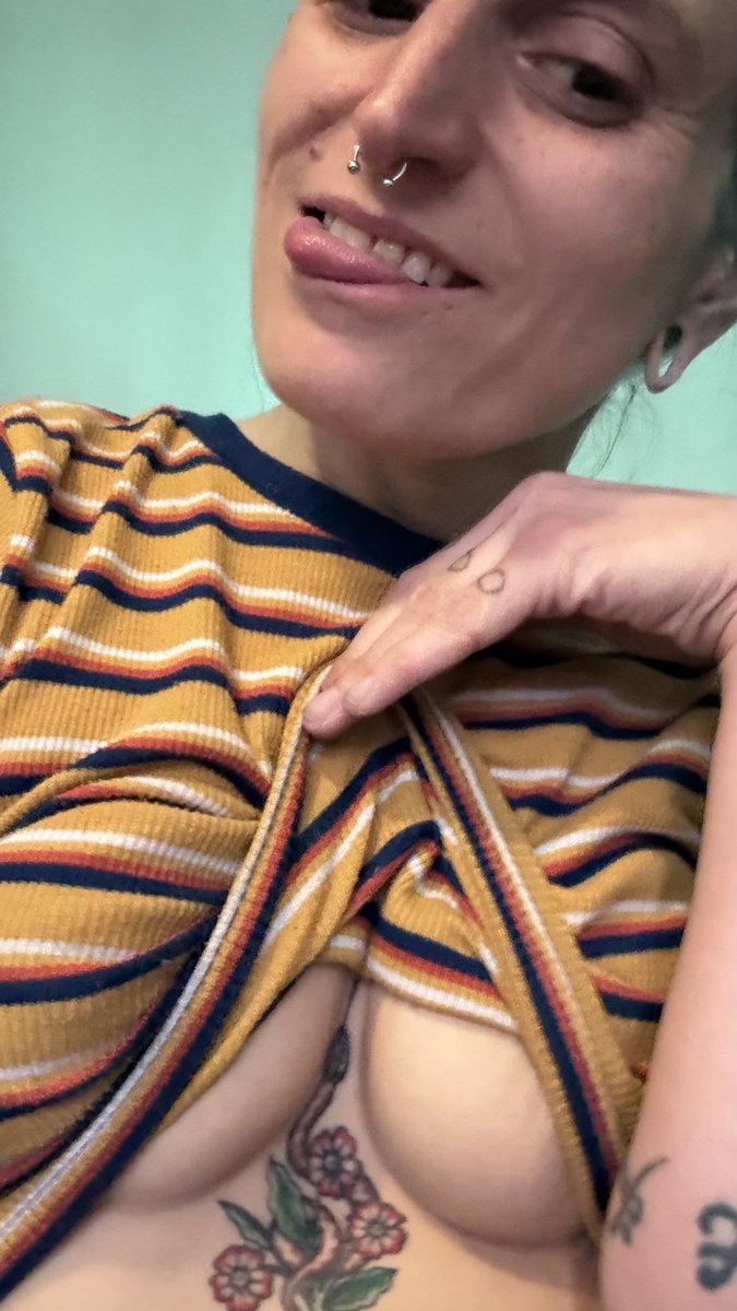_grlb0t's tweet photo. Hope all you babes having a fun day!
…but I’m sure I could make it even more fun 💋

https://t.co/WGTWYVzU13 https://t.co/27vEXuMEbL