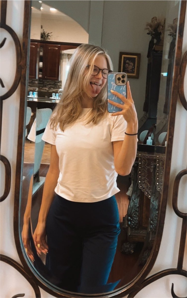 brynn🍒🖤 tweet media