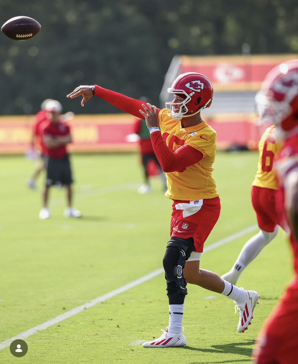 MahomeSZN's tweet photo. QB1 🚀 https://t.co/5zqYSgbyI5