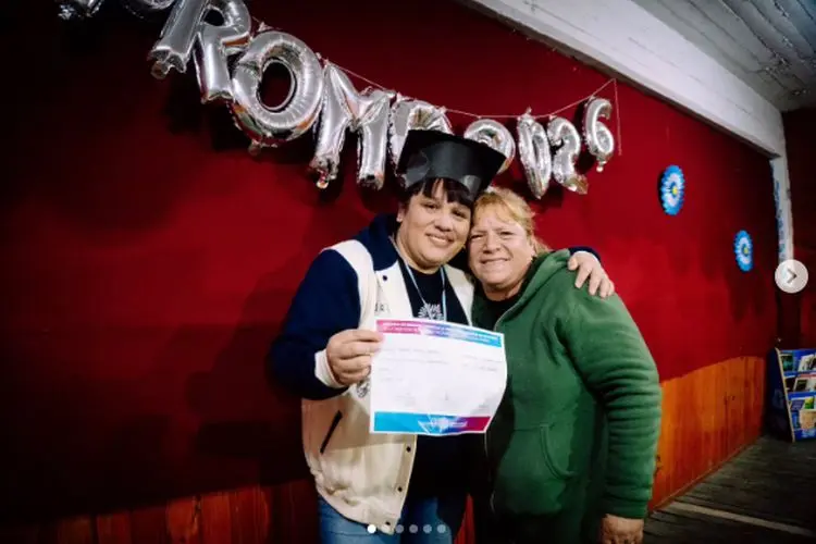 elparlamentario's tweet photo. Natalia Zaracho terminó la secundaria a través del Plan FinEs y celebró: “Nunca es tarde”
#PlanFines
@Naty_Zaracho
https://t.co/bcTtDhbOI5 a través de @elparlamentario https://t.co/lp66uleibX