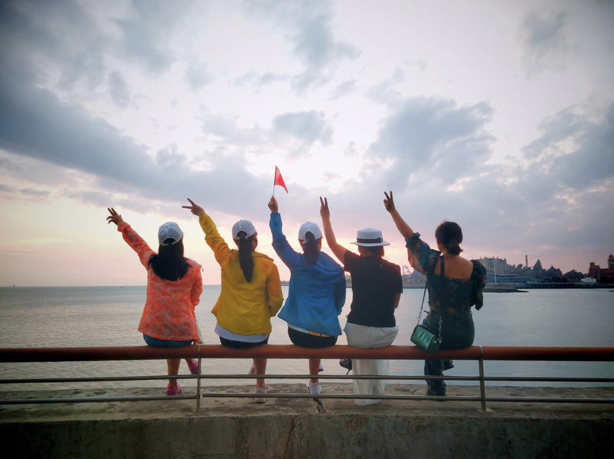 sufnirqsug's tweet photo. Campus Photography Club is hosting a sunset photoshoot at Central Lake this Friday 6PM! Bring your cameras and catch the golden hour vibes—new members are super welcome! https://t.co/tN9VeCk4ui