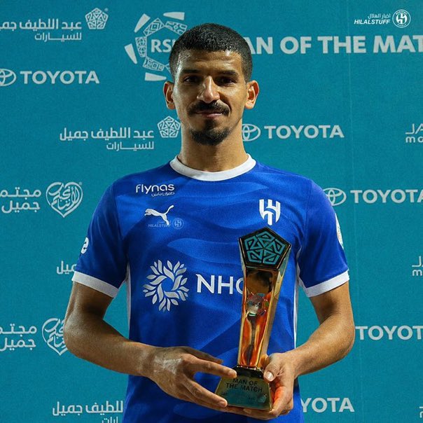 Tr11ki's tweet photo. بيني و بينكم الصفقة مب عاجبتني ذاك الزود ولا فرحان فيها كثير 
محرزي كلنا ندري انه مب طموح الهلال و خانه مثل الظهير اليمين ضروري تجيب ظهير ممتاز هجومياً و دفاعياً 

عالعموم الامر وقع و محرزي اقرب من اي وقت مضى 
الله يوفقه مع الهلال 🙏🏻💙 https://t.co/8aVVjIh0dL