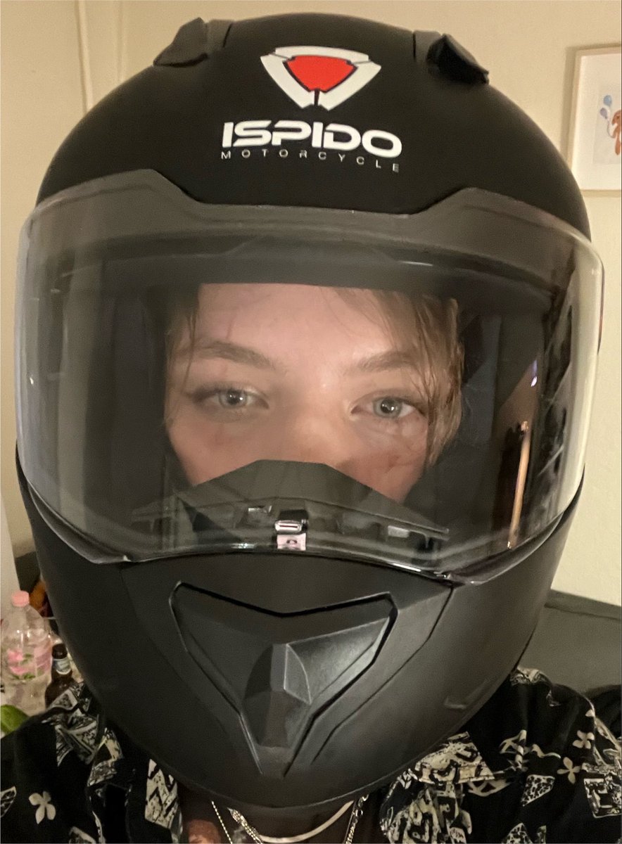 meowmeow_kitty1's tweet photo. Dudes put a helmet on and bitches go crazy🤣what about me🥀
#nsfw #nsfwtwt 
Fuck the bike let me ride you😇 https://t.co/9df3D9UYyS