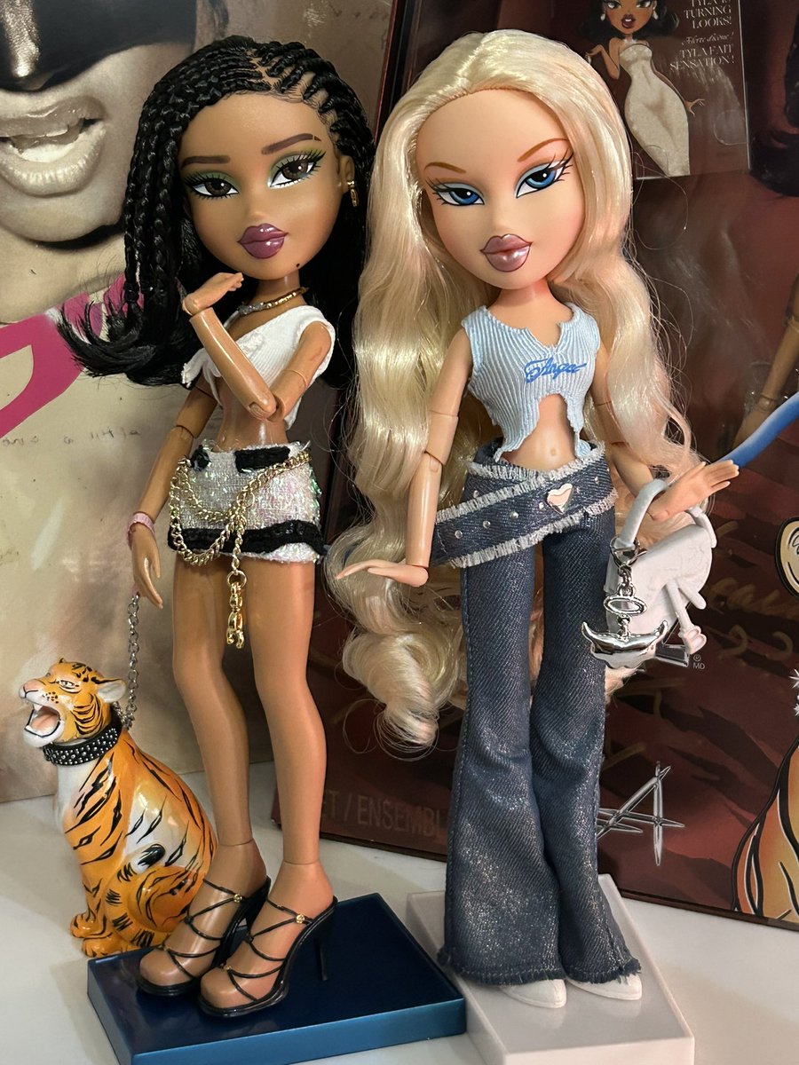 bratztheworld's tweet photo. uh oh uh oh, uh oh uh oh she did it again https://t.co/P5gMOPI5rw