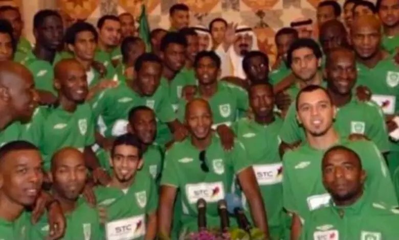 al_kascom's tweet photo. صدمة تهز الوسط الرياضي.. رموز الأهلي يرفضون تجميد كرة اليد ويطالبون بإنقاذ اللعبة
https://t.co/RArve6JlNA https://t.co/CXzegg4CAD
